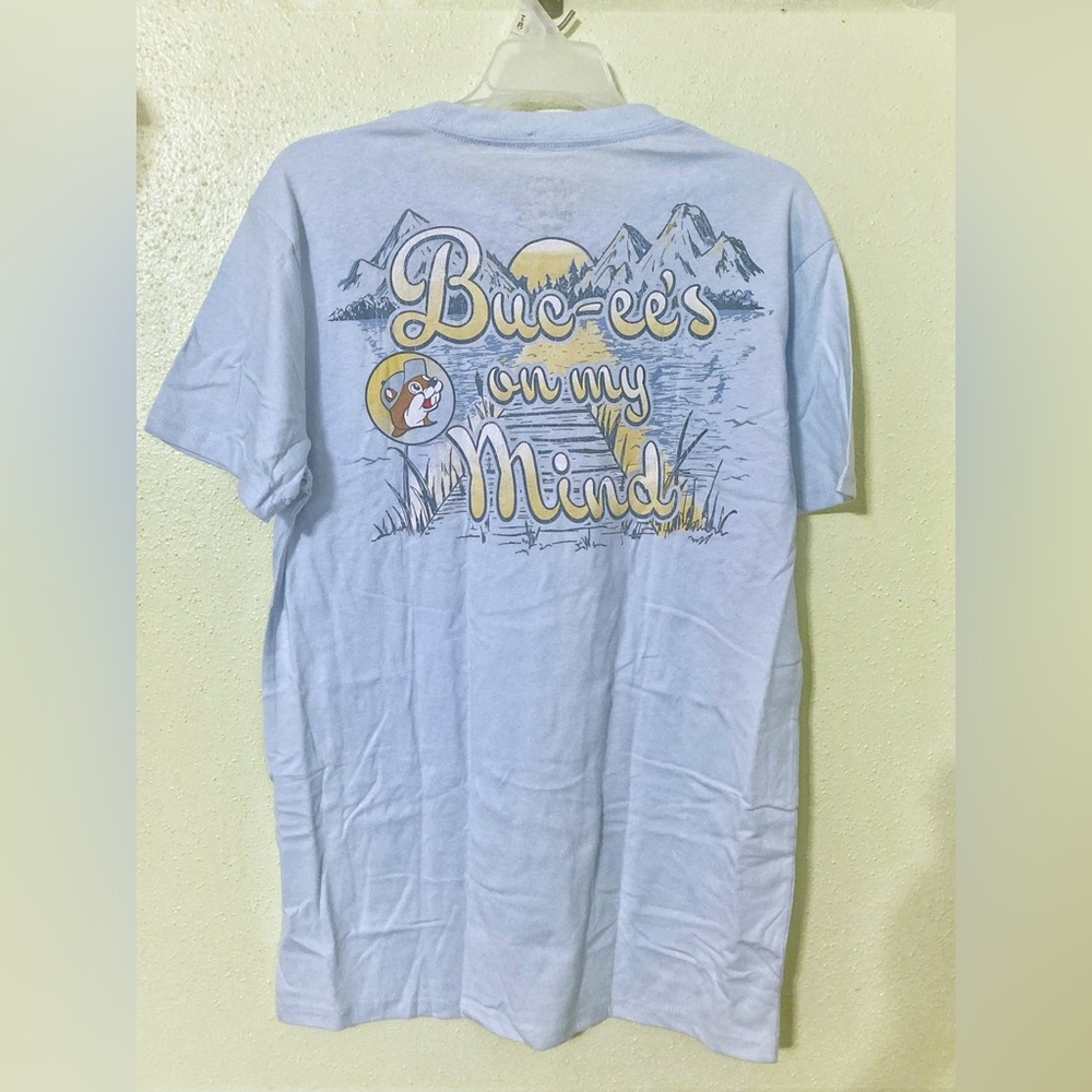 BUC-EE’S Light Blue Graphic T-Shirt NWT - Picture 2 of 2
